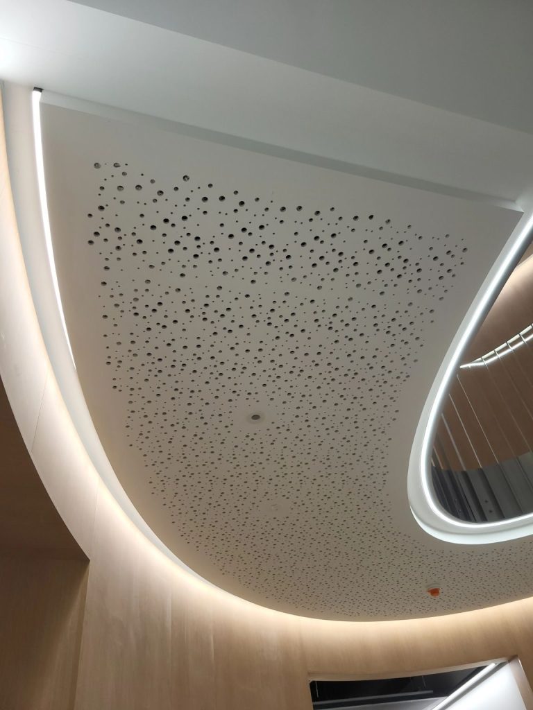 Faux plafonds — Plafond sculpté éclairé