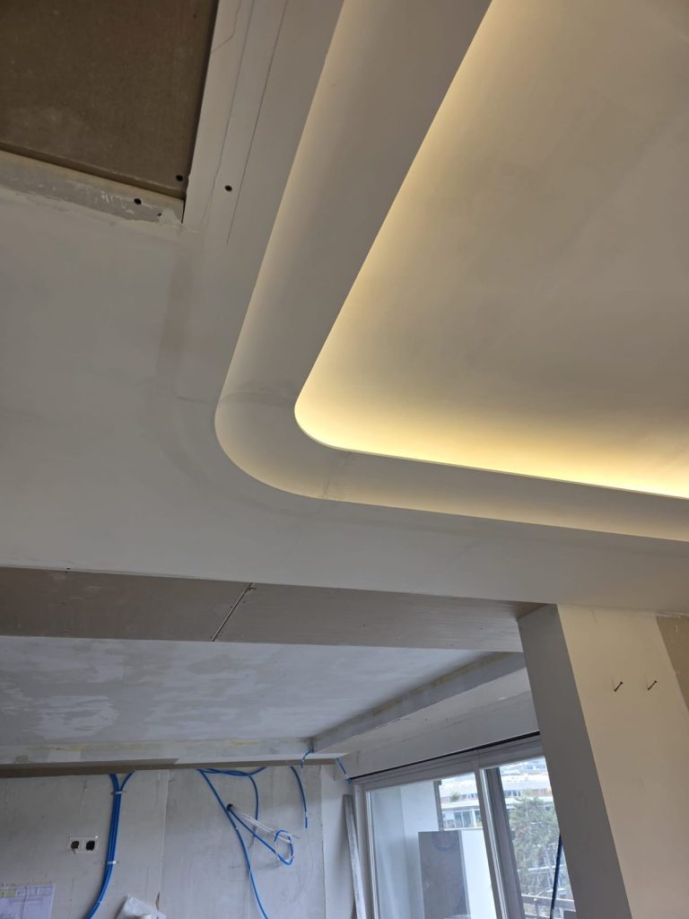 Faux plafonds — Gorge lumineuse