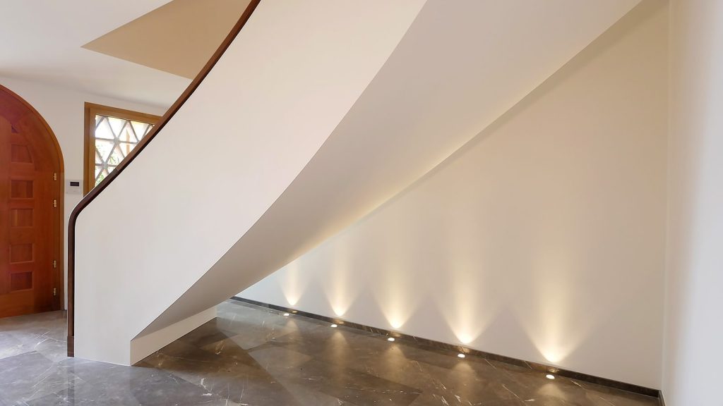 Peinture — Escalier
