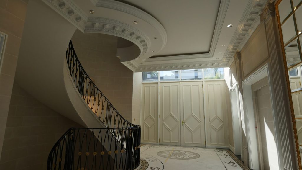 Ornements — Hall et escalier